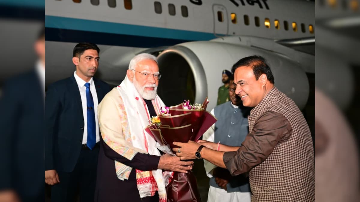 गुहावटी एयरपोर्ट से आजरा तक 4 KM लंबा रोड-शो, पीएम मोदी की भव्य स्वागत में उमड़ी भीड़