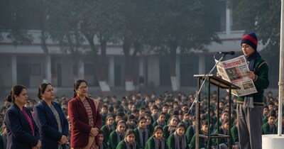 Newspaper Reading: स्कूल असेंबली में अखबार पढ़ना अनिवार्य कर दिया गया है