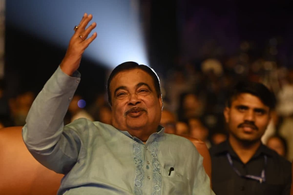 नई पीढ़ी को बड़ी जिम्मेदारी दें पुरानी पीढ़ी को साइड होना चाहिए नितिन गडकरी ने क्यों कहा ऐसा किस तरफ इशारा
