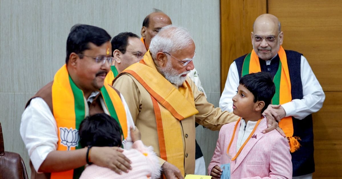 PM मोदी के हाथ में किसने थमाई वो खास चिट्ठी? बीजेपी के नए अध्यक्ष नितिन नबीन की ताजपोशी का ये नजारा देखा क्या