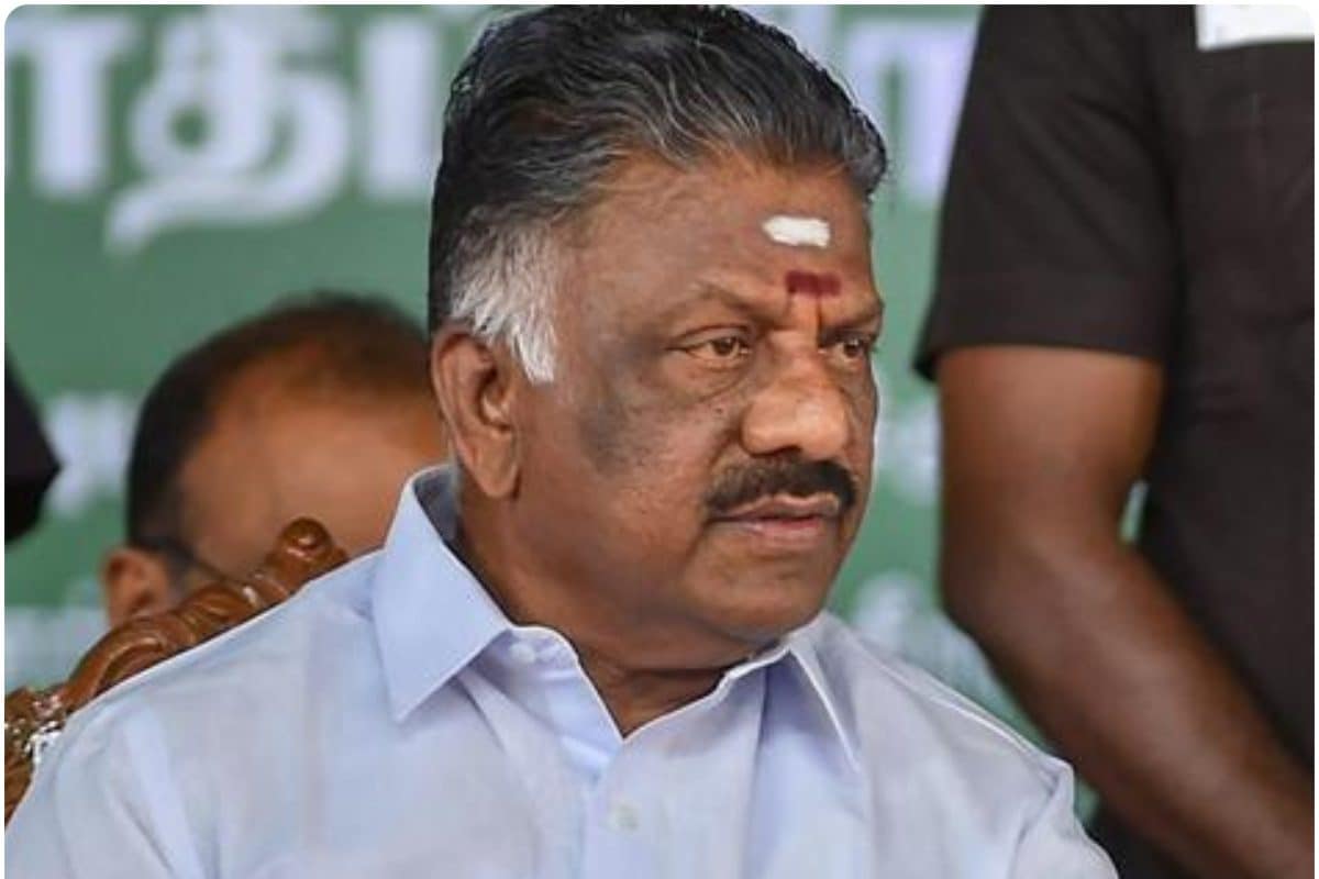 नई पार्टी या AIADMK की वापसी OPS के बयान से तमिलनाडु में सियासी हलचल तेज पन्नीरसेल्वम ने नहीं खोले पत्ते