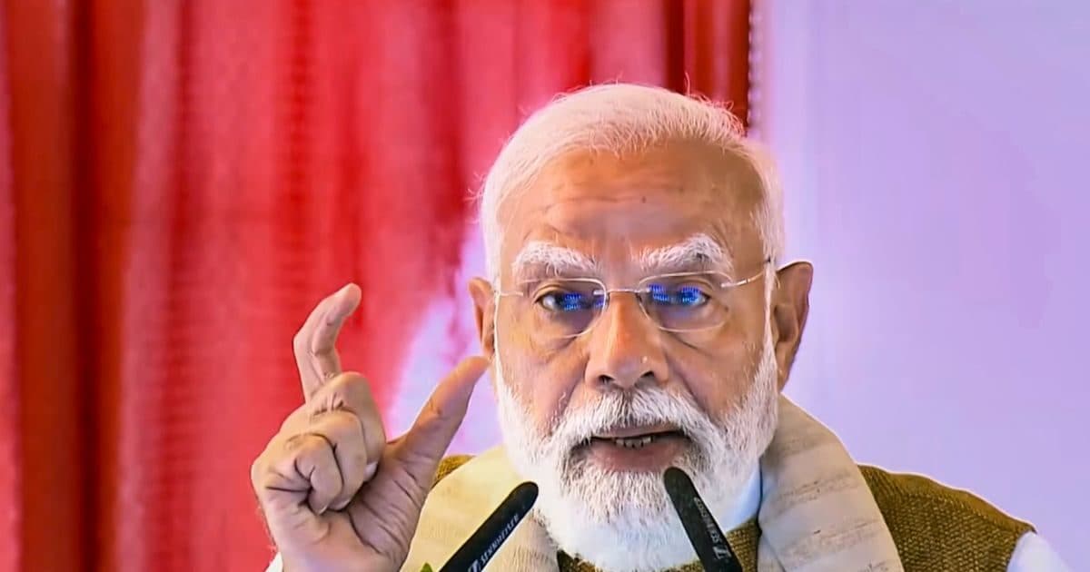 केरल को पीएम मोदी ने दी नई रफ्तार: स्टार्टअप हब, मजबूत रेल कनेक्टिविटी और गरीबों के लिए PM स्वनिधि क्रेडिट कार्ड की सौगात