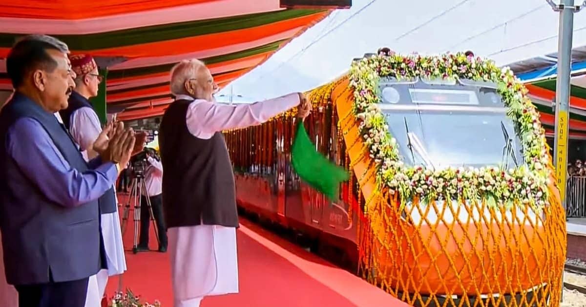 वंदे भारत स्लीपर ट्रेन पर कैसा खतरा? पीएम मोदी के प्रोग्राम से पहले रेलवे को सताया डर, ममता की पुलिस को भेजा मैसेज