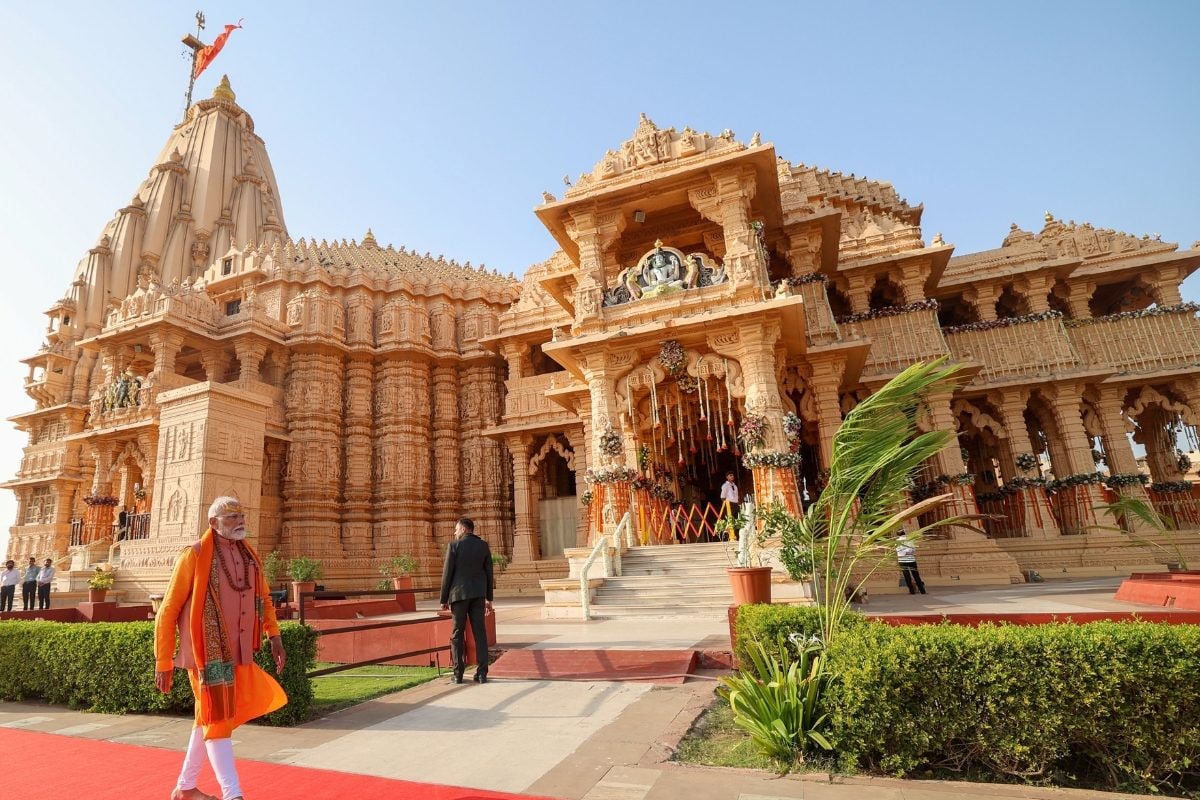 1000 साल पहले गजनवी ने सोमनाथ मंदिर पर किया था हमला PM मोदी ने लिखा खास लेख