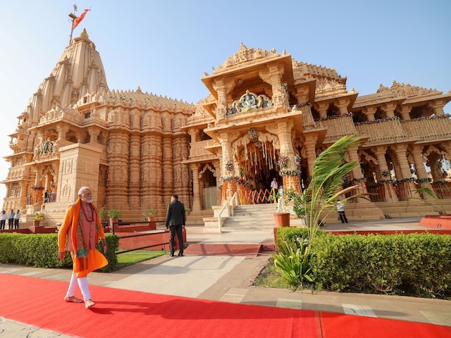 1000 साल पहले गजनवी ने सोमनाथ मंदिर पर किया था हमला, PM मोदी ने लिखा खास लेख