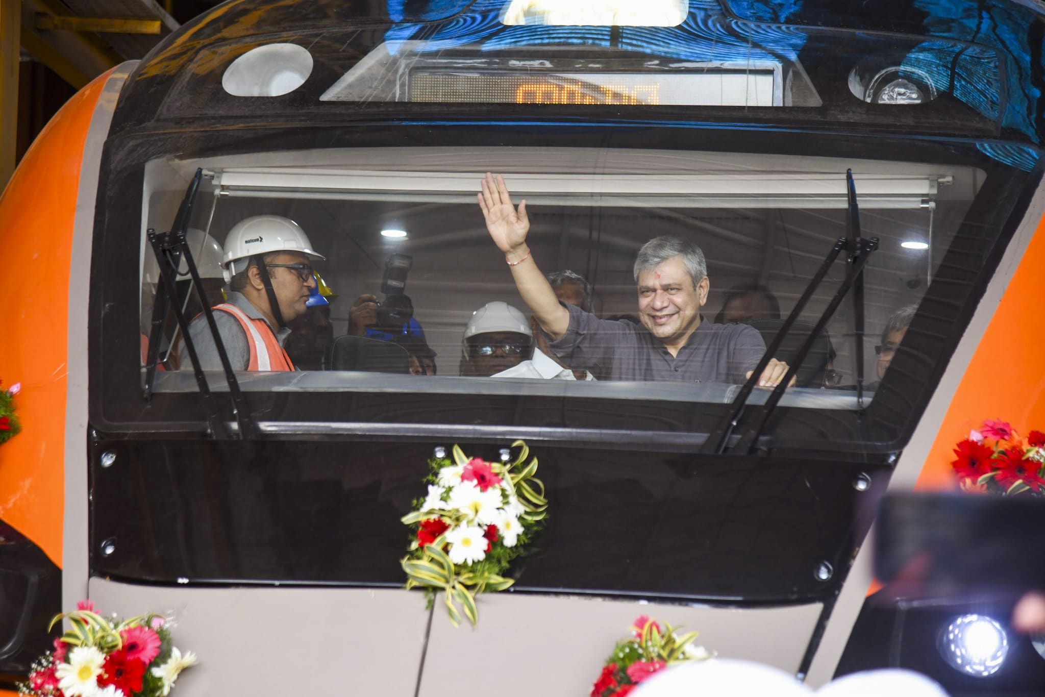 वंदे भारत स्‍लीपर ट्रेन नहीं लग्‍जरी का है दूसरा नाम धरती का पुष्‍पक विमान