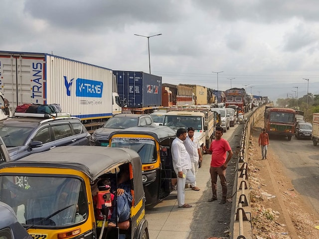 क्या महाराष्ट्र पर थोपी जा रही है गुजराती? एक आदेश से खड़ा हुआ बड़ा सियासी बवंडर