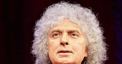 पंडित शिवकुमार शर्मा महान संतूर वादक थे.