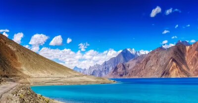 पैंगोंग लेक इलाके में चार टूर‍िस्‍ट गायब हो गए.