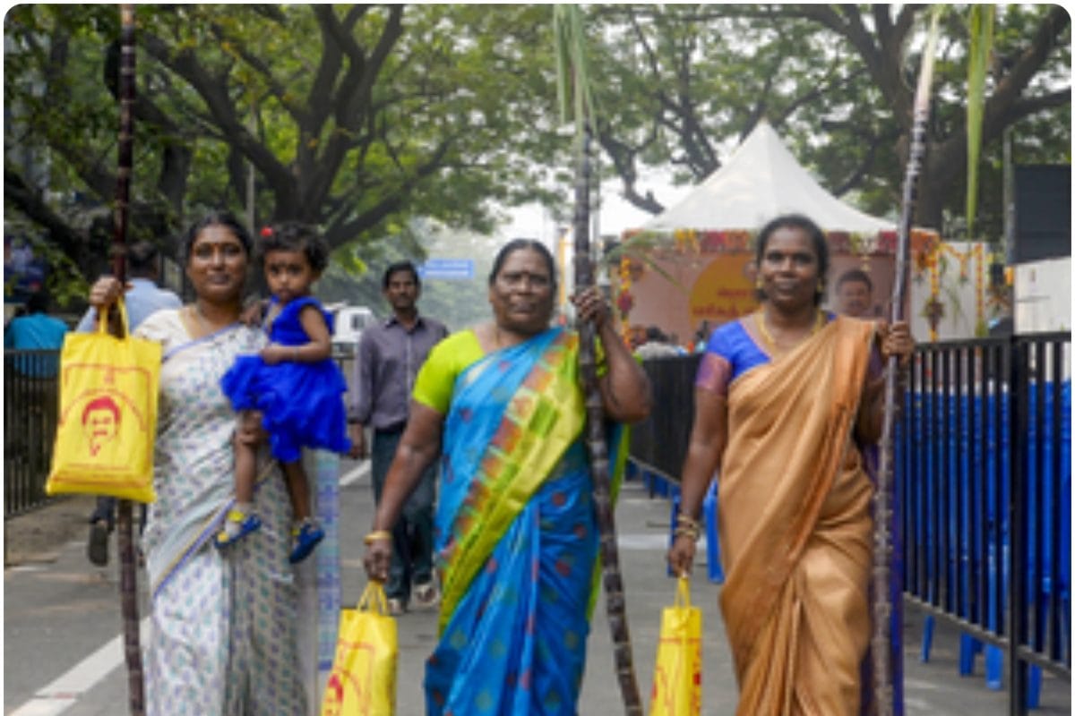 स्टालिन सरकार का तोहफा पोंगल गिफ्ट हैंपर हुआ और खास अब मिलेगा 3000 कैश भी