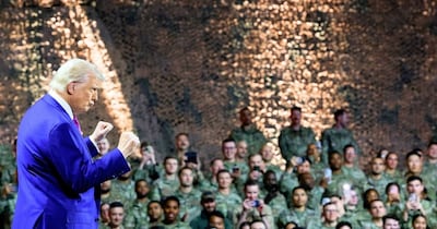 हमले के बाद डोनाल्ड ट्रंप उस एयरबेस पर गए भी थे. (Reuters)