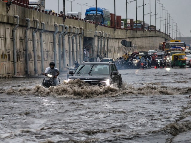 बंगाल की खाड़ी में उठा बवंडर, 120 घंटों तक होगी मूसलाधार बारिश, IMD का अलर्ट