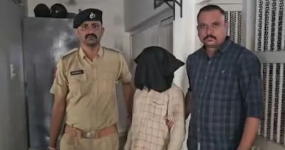 राजकोट की विशेष अदालत ने घटना के 43 दिन के अंदर ही फैसला सुनाते हुए दोषी को फांसी की सजा सुनाई.