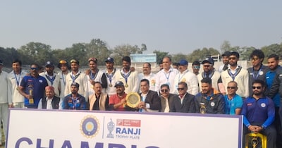 पटना के मोइन-उल-हक स्टेडियम में रणजी ट्रॉफी 2025-26 प्लेट ग्रुप फाइनल में बिहार ने मणिपुर को 569 रन से हराया. 