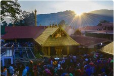 सबरीमाला सोना चोरी के आरोपों को लेकर दूसरे दिन विधानसभा में प्रदर्शन