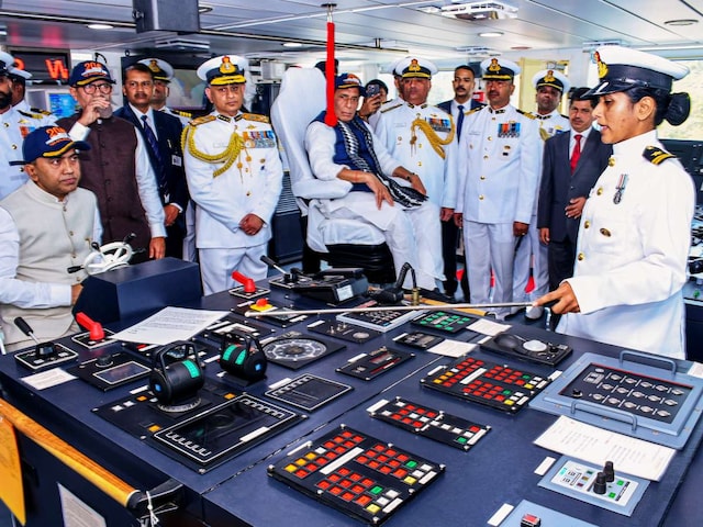 115 मीटर लंबा, 4200 टन का महाबली! ये है पानी का नया सुल्तान, स्पीड 40+ KM/घंटा