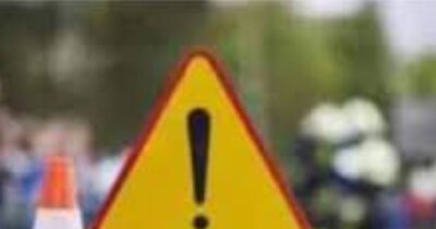 बनास नदी पुल पर ब्रेकडाउन होकर खड़े कंटेनर को तेज रफ्तार ट्रेलर ने मारी टक्कर