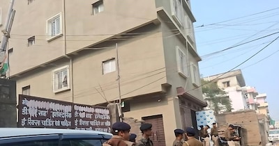 पटना के शंभू गर्ल्स हॉस्टल में NEET छात्रा की संदिग्ध मौत, FSL को धुली बेडशीट भेजने पर पुलिस जांच की पारदर्शिता पर सवाल उठे हैं.