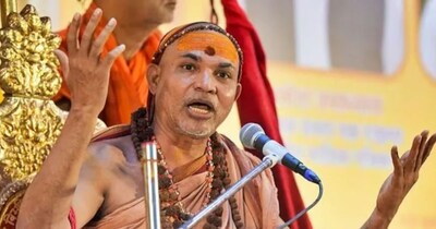 शंकराचार्य स्वामी अविमुक्तेश्वरानंद सरस्वती ने मौनी अमावस्या के दिन संगम में स्नान करने से इनकार कर दिया.