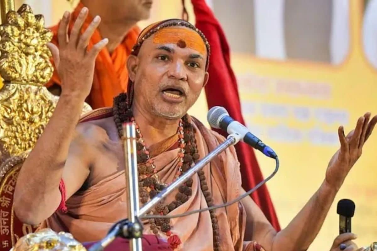 शंकराचार्य अविमुक्तेश्वरानंद कौन स्नान से क्यों मना किया किस बात पर धक्का-मुक्की संगम तट पर बवाल की कहानी