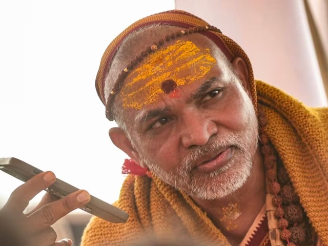 Yogi Adityanath | Shankaracharya Avimukteshwaranand | योगी आदित्यनाथ 40 दिन में गौ माता को 'राज्य माता' घोषित करें, वरना लखनऊ में संत जुटकर फैसला लेंगे.. शंकराचार्य ...