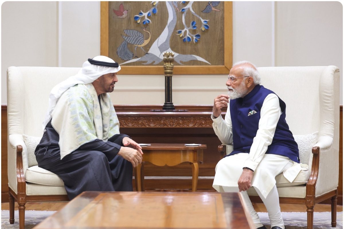 झूले पर बैठी दोस्ती पश्मीना में लिपटा भरोसा UAE राष्ट्रपति को PM मोदी से मिले गिफ्ट में भारतीय विरासत की झलक