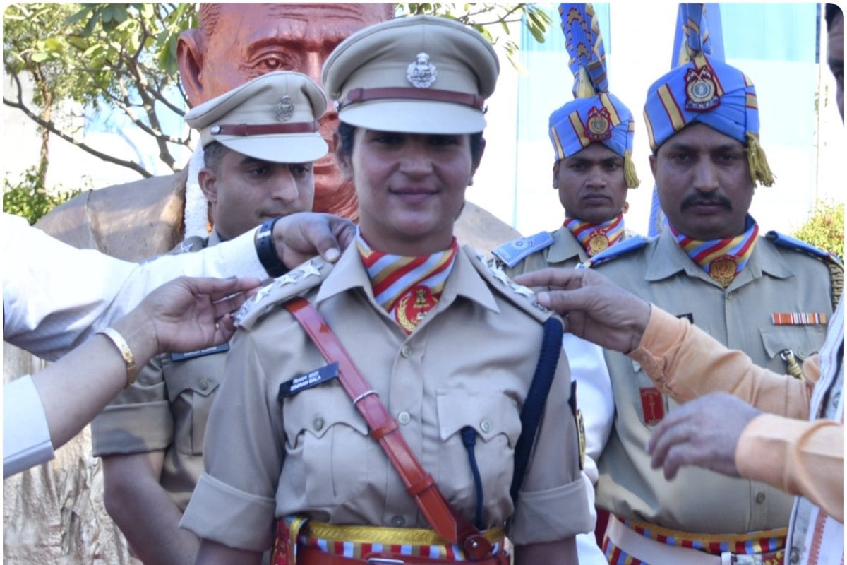 कौन हैं CRPF की सिमरन बाला 26 जनवरी को कर्तव्य पथ पर रचेंगी इतिहास पुरुष टुकड़ी की अगुवाई करने वाली पहली महिला