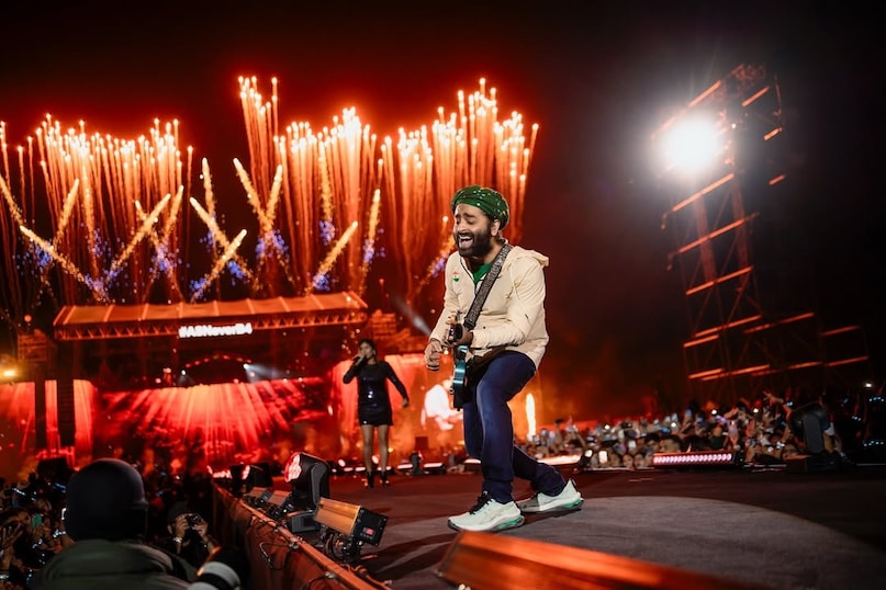 Arijit Singh, Arijit Singh  News, arijit singh filmmaking, arijit singh debut hindi film, arijit singh sons, arijit singh wife koel singh, arijit singh retirement reason, why arijit singh quit playback singing, अरिजीत सिंह की पहली हिंदी फिल्म, अरिजीत सिंह का बेटा, अरिजीत सिंह रिटायरमेंट का कारण