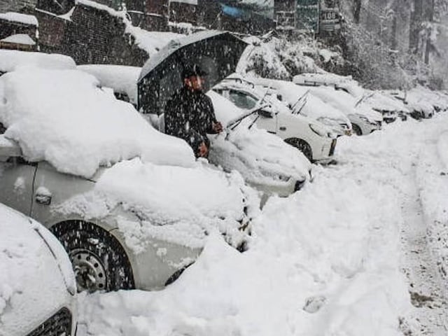 95KM/H की हवाएं और ओले: दिल्ली-UP में बारिश, पहाड़ों पर सफेद आफत का अलर्ट