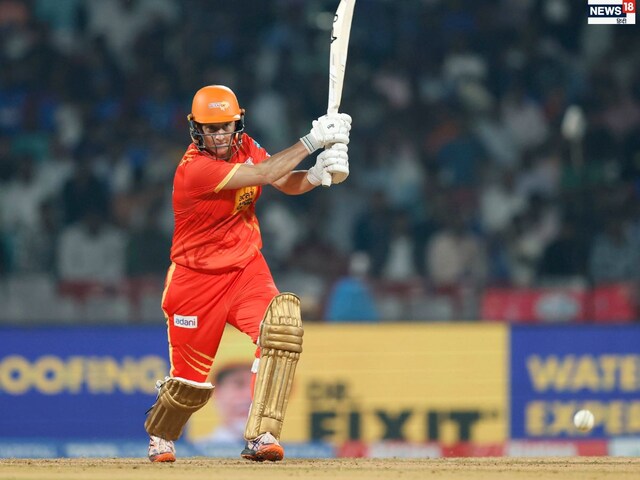 4,4,6,6,6,6, सोफी डिवाइन ने एक ओवर में कूट दिए 32 रन, WPL में रच दिया इतिहास