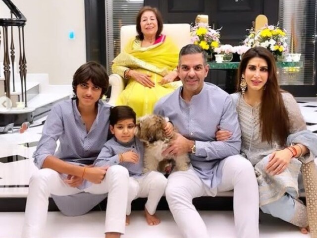 संजय कपूर की मां के केस की सुनवाई टली, फर्जी फैमिली ट्रस्ट से जुड़ा है केस