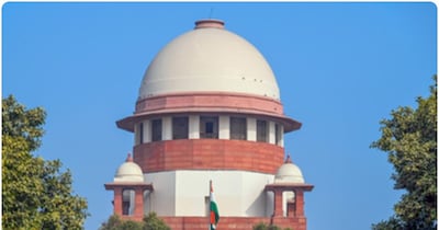 सुप्रीम कोर्ट ने परिसर में पान मसाला खाने और थूकने पर लगाया रोक.