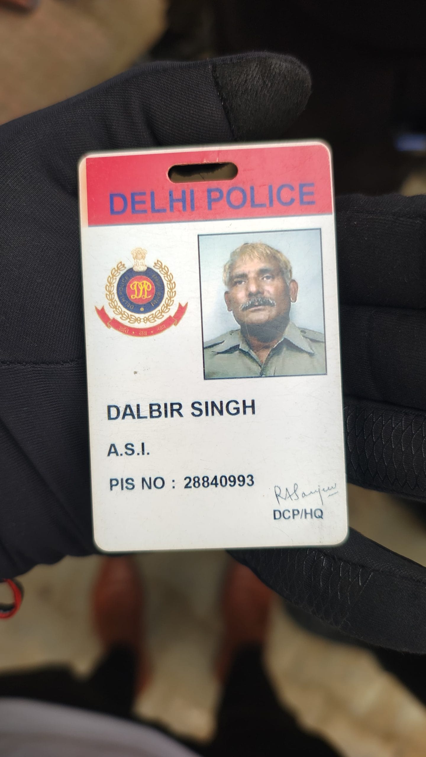 दिल्ली पुलिस के रिटायर्ड SI की हत्या फैक्ट्री में उन्हीं की बैसाखी से ली जान