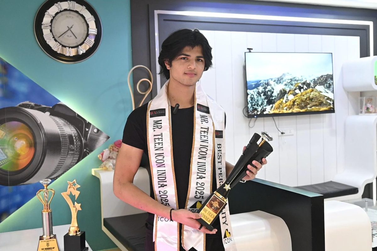 सुंदरनगर के आर्यन बने ‘मिस्टर टीन आइकन इंडिया-2025’ फिल्म सिटी में जीता खिताब