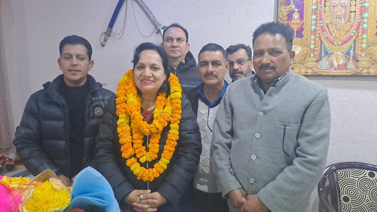 मंडी जिला कांग्रेस कमेटी की पहली महिला अध्यक्ष चंपा ठाकुर के बारे में जानिये!