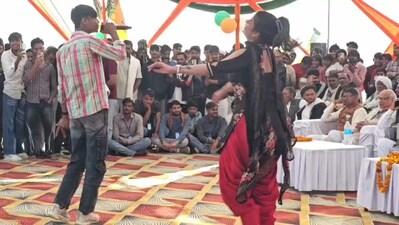 हरियाणा में शिक्षा मंत्री के कार्यक्रम में अश्लील डांस, पंच-सरपंच और भाजपा कार्यकर्ता आनंद लेते दिखे.