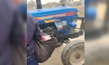 'तु्म पाकिस्तानी हो', कश्मीरी शॉल विक्रेताओं से लगवाए धार्मिक नारे