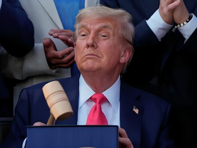 Trump's fate again hangs in the balance, Supreme Court's decision on tariffs did not come today