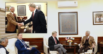 अमेरिकी प्रतिनिधिमंडल इस वक्‍त दिल्‍ली में है. 