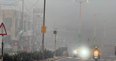 हिमाचल प्रदेश में बिना बारिश और बर्फबारी के ही कड़ाके की ठंड पड़ रही है. 