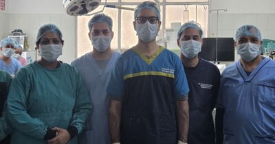सर्जरी करने वाली टीम. 