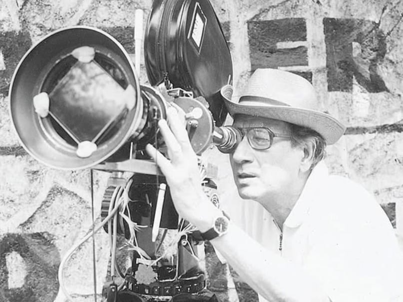 Vijay anand , Vijay anand aka Goldee , Dev anand Brother Vijay anand, superstar Dev anand, Dev Anand Brother Vijay Anand married his Niece , vijay anand Birth anniversary, vijay anand movies , vijay anand facts, Vijay anand first wife, विजय आनंद, विजय आनंद को कैसे मिला गोल्डी नाम, देवानंद के भाई विजय आनंद, विजय आनंद की पहली पत्नी, विजय आनंद ने सगी भांजी संग की शादी