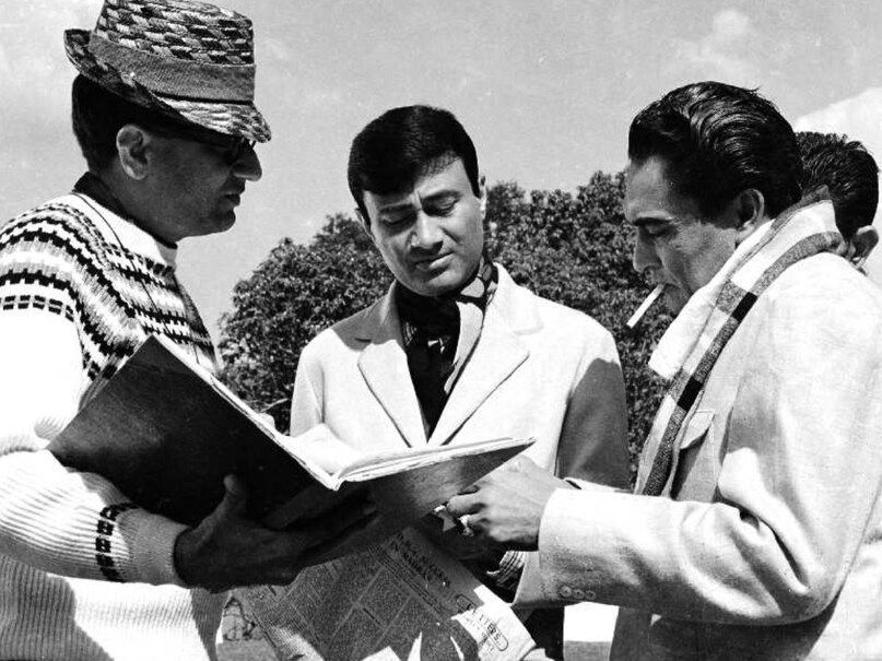 Vijay anand , Vijay anand aka Goldee , Dev anand Brother Vijay anand, superstar Dev anand, Dev Anand Brother Vijay Anand married his Niece , vijay anand Birth anniversary, vijay anand movies , vijay anand facts, Vijay anand first wife, विजय आनंद, विजय आनंद को कैसे मिला गोल्डी नाम, देवानंद के भाई विजय आनंद, विजय आनंद की पहली पत्नी, विजय आनंद ने सगी भांजी संग की शादी