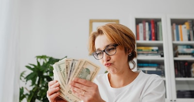 अस्पताल के बेड पर जिंदगी और मौत से जूझ रही महिला ने जीती करोड़ों की लॉटरी (फोटो:Canva) 