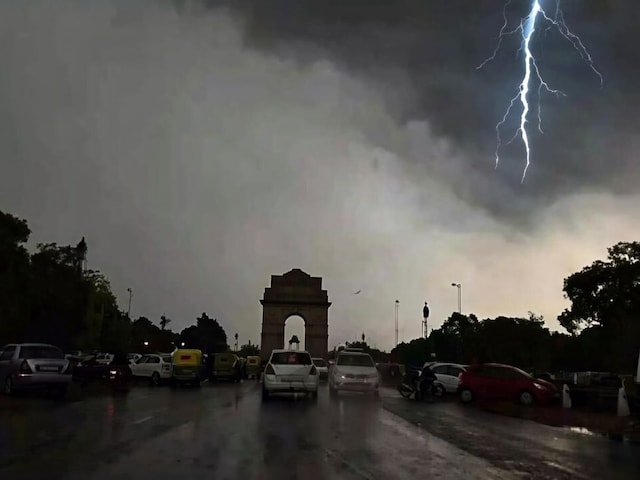 आंधी-बारिश का कहर! UP-बिहार से दिल्ली-NCR तक 8 राज्यों में IMD अलर्ट