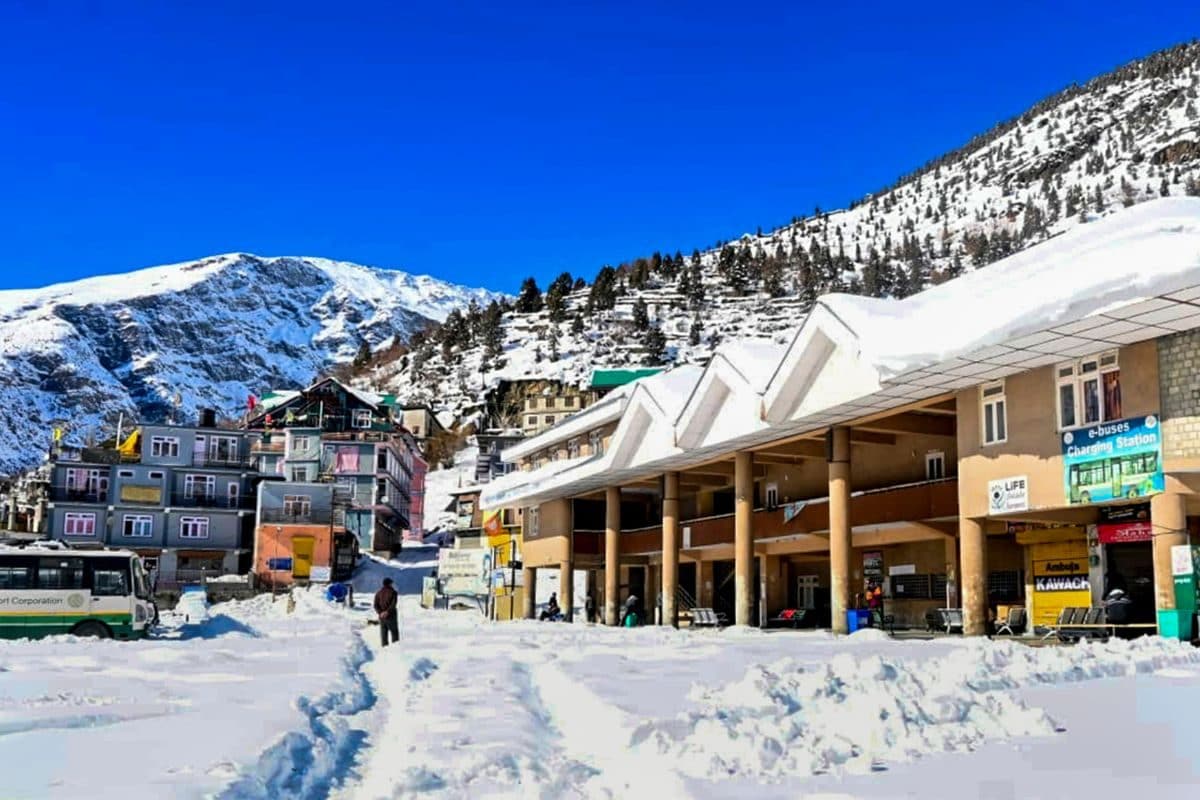 Aaj Ka Mausam Live: बारिश बर्फबारी और शीतलाहर पहाड़ से बिहार मौसम का कहर! दिल्ली-NCR से लेकर पटना तक का क्या है हाल पढ़ें IMD का नया अपडेट