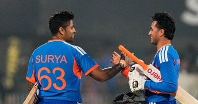 अभिषेक शर्मा और सूर्यकुमार यादव