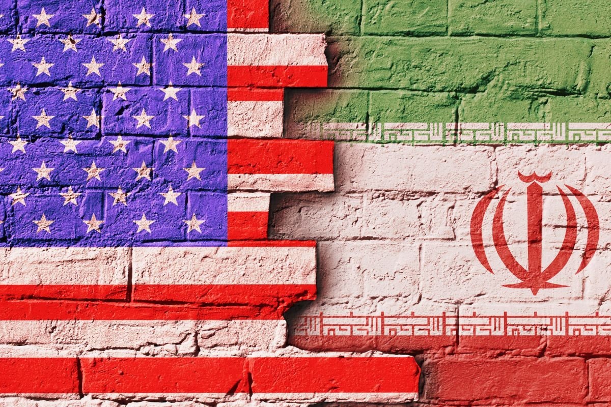 ट्रंप का दोहरा रवैया ईरान से कारोबार करने वालों पर 25 फीसदी टैरिफ की धमकी अमेरिका खुद कर रहा करोड़ों का ट्रेड