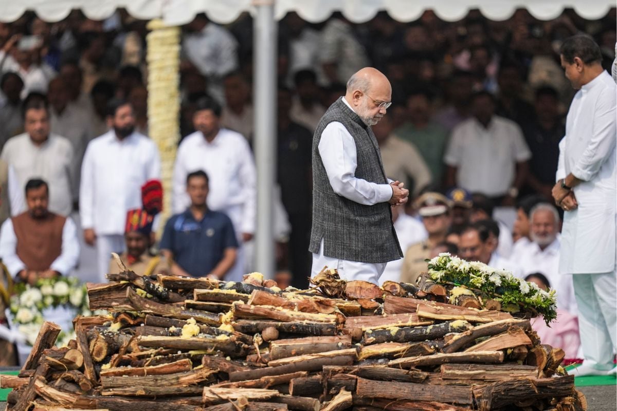 कौन कह रहा कि शिंदे-BJP से अलग होने वाले थे अजित पवार क्यों हो रहा ऐसा दावा