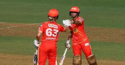 अनुष्का शर्मा ने डेब्यू मैच में 30 गेंदों पर खेली 44 रन की पारी. 